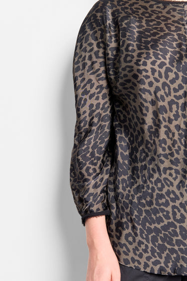 gild grey leopard silk tee