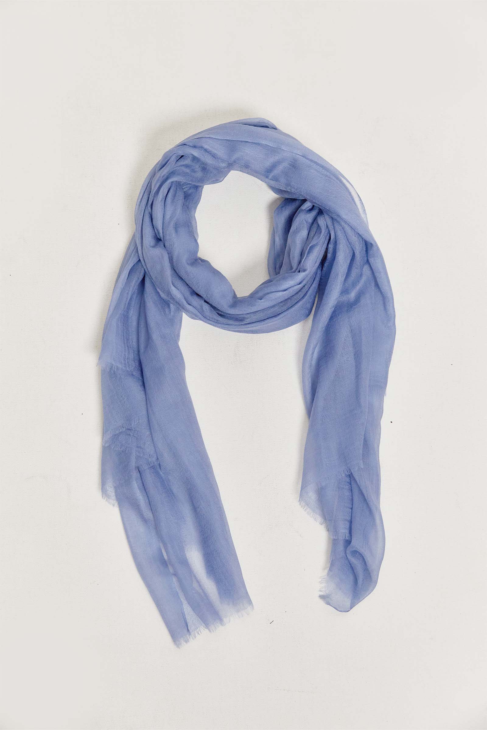 byfreer&#39;s lightweight &amp; soft cashmere scarf.