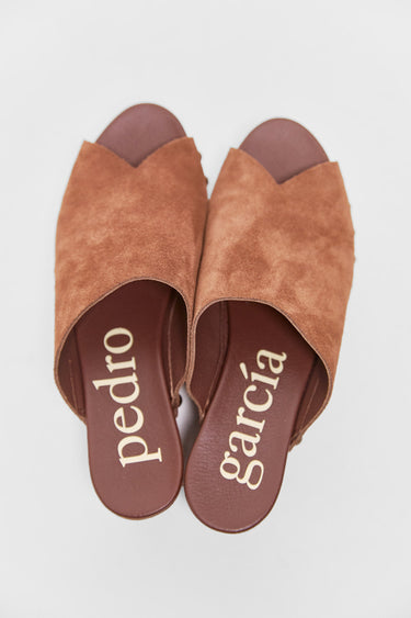 pedro garcia nain cowhide clog